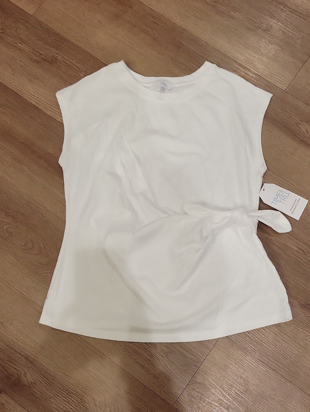 Time And Tru White Sleeveless Top